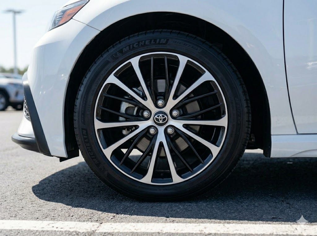 Used 2021 Toyota Camry SE with VIN 4T1G11AK1MU511972 for sale in Kansas City