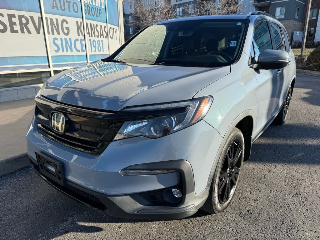 Used 2022 Honda Pilot SE with VIN 5FNYF6H26NB081122 for sale in Kansas City