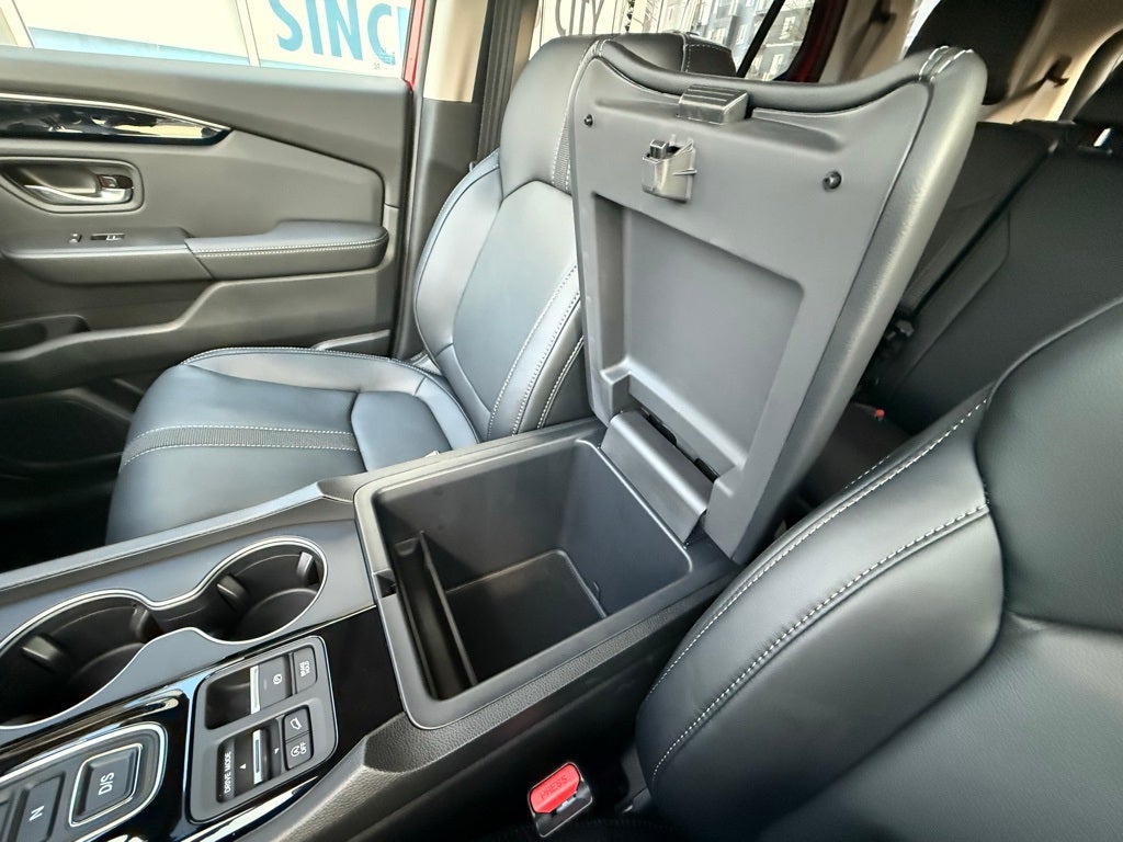 2025 Honda Pilot AWD TRG