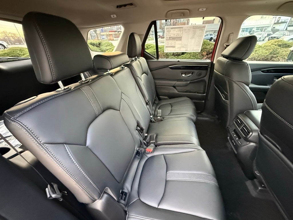 2025 Honda Pilot AWD TRG