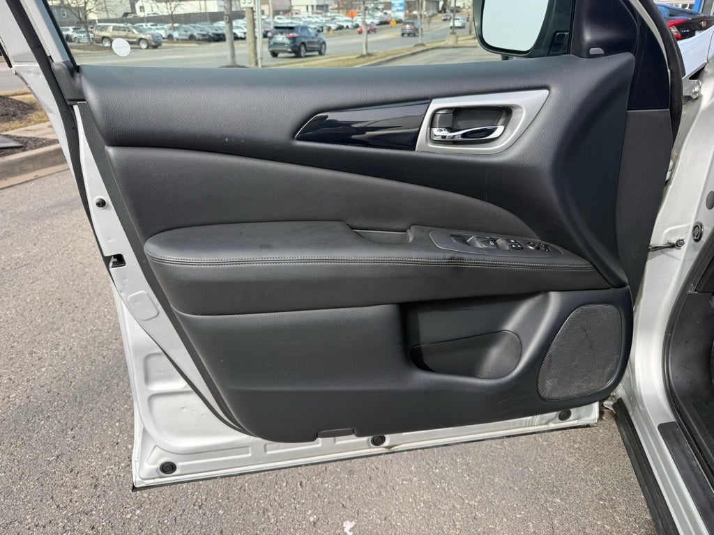 2019 Nissan Pathfinder SV