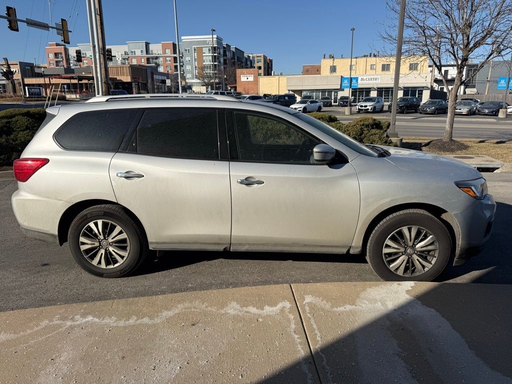 2019 Nissan Pathfinder SV