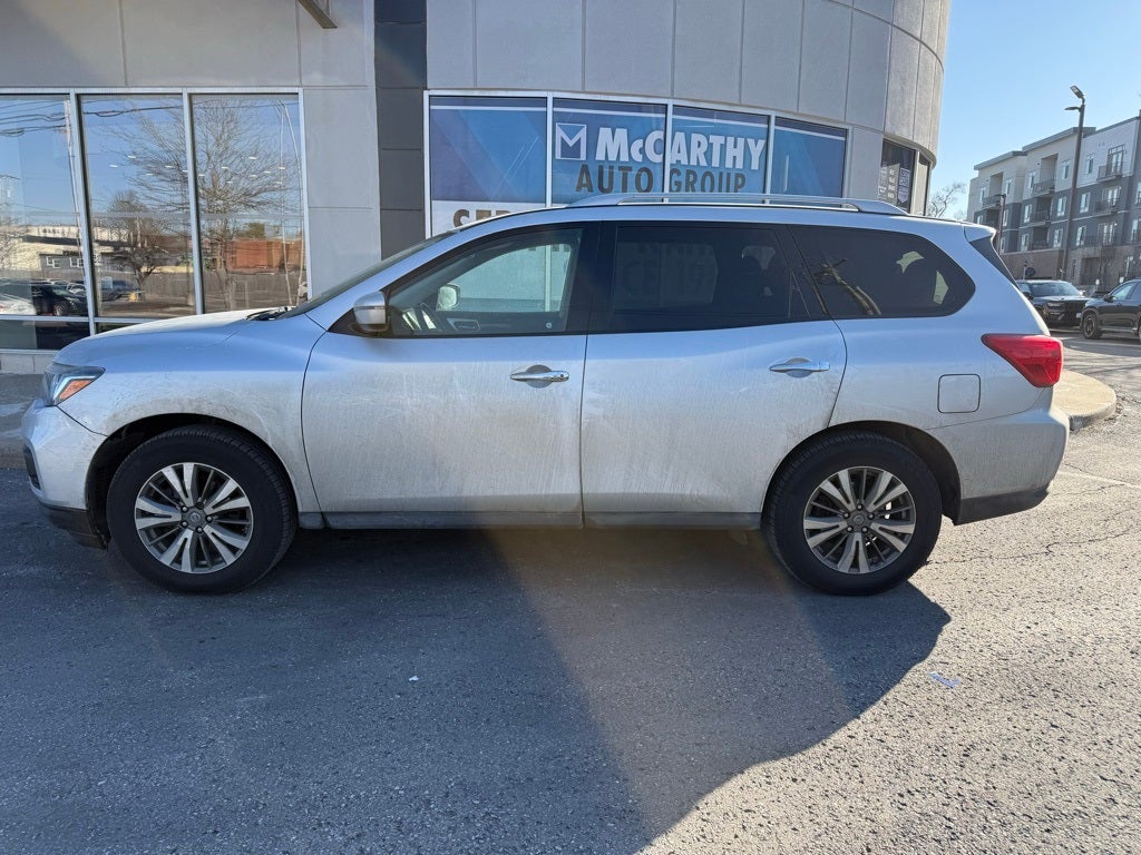 2019 Nissan Pathfinder SV