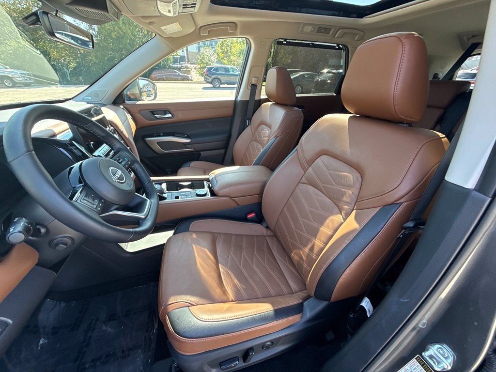 2025 Nissan Pathfinder Platinum