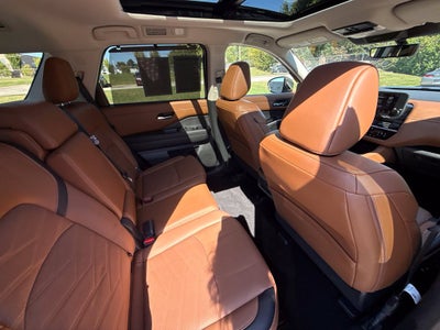 2025 Nissan Pathfinder Platinum