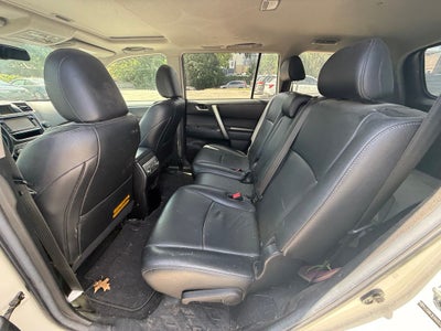 2013 Toyota Highlander SE