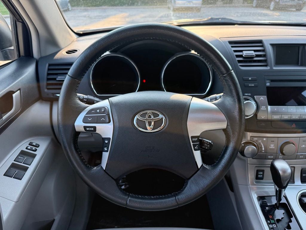 2012 Toyota Highlander SE