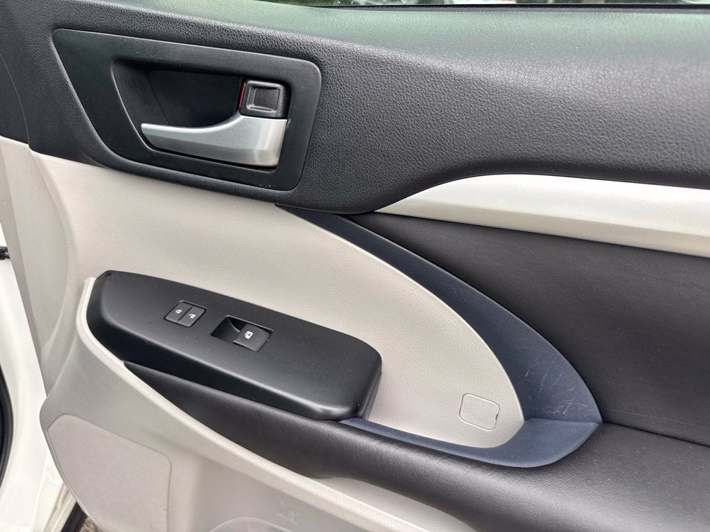 2016 Toyota Highlander XLE V6