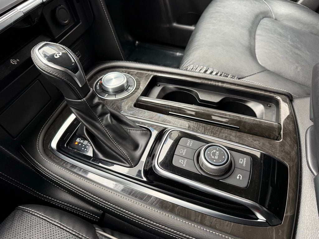 2024 INFINITI QX80 LUXE