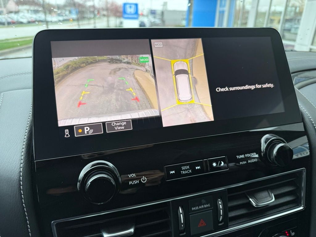 2024 INFINITI QX80 LUXE