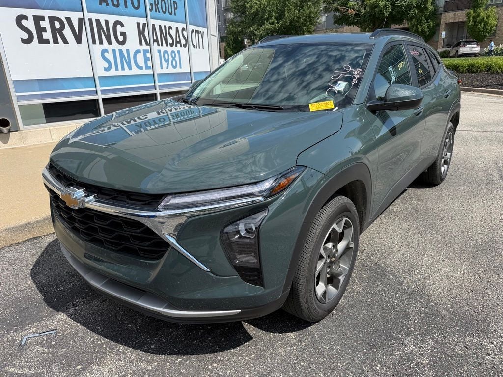 Used 2025 Chevrolet Trax LT with VIN KL77LHEP2SC273496 for sale in Kansas City