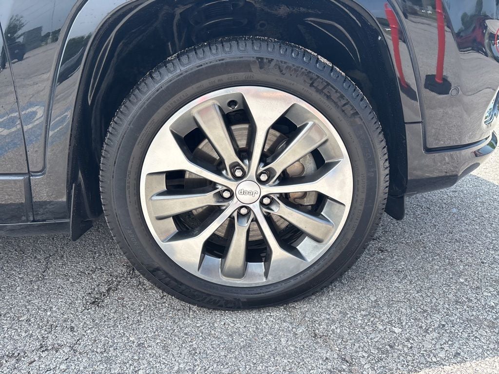 2019 Jeep Cherokee Overland