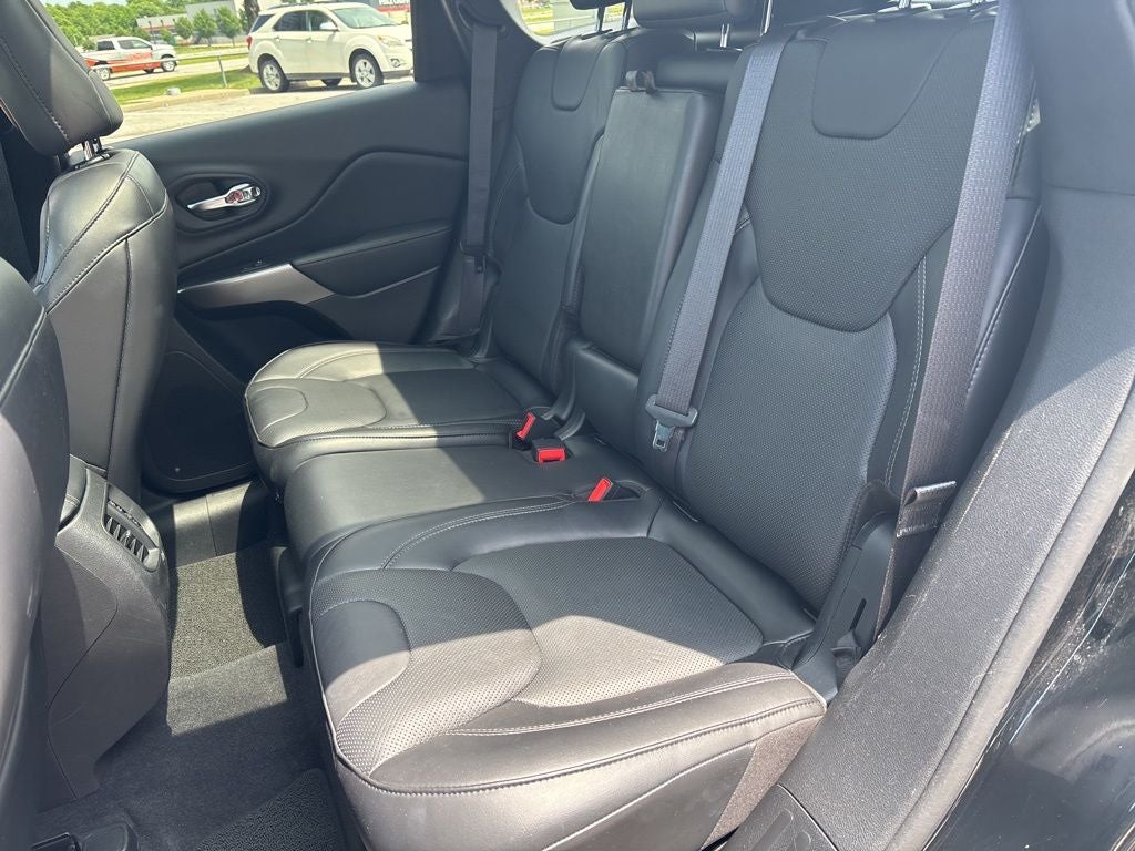 2019 Jeep Cherokee Overland