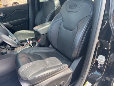 2019 Jeep Cherokee Overland