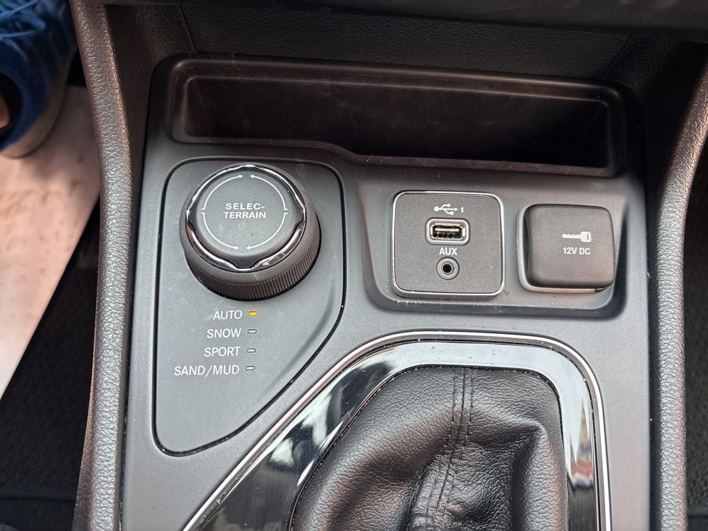2019 Jeep Cherokee Overland