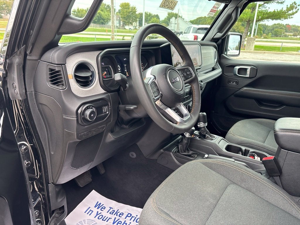 2025 Jeep Wrangler 4-Door Sahara 4x4