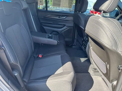 2024 Jeep Grand Cherokee Laredo X 4x4