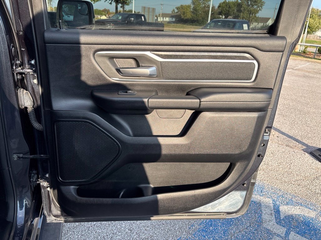 2020 RAM 1500 Big Horn Crew Cab 4x4 5'7' Box