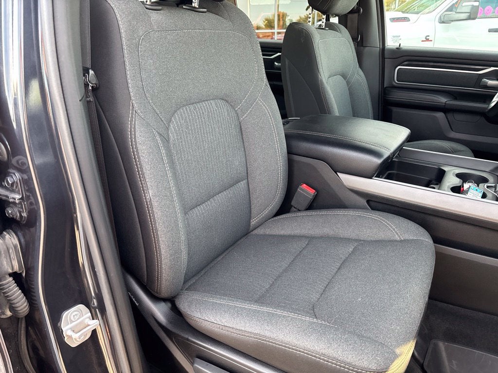 2020 RAM 1500 Big Horn Crew Cab 4x4 5'7' Box