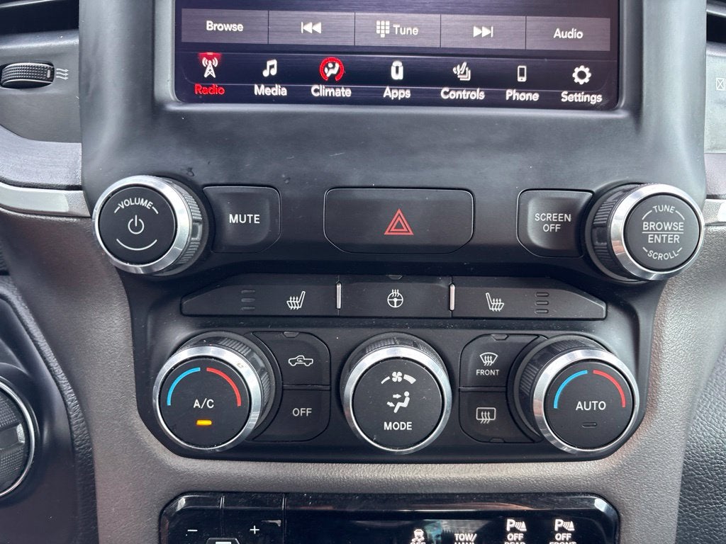 2020 RAM 1500 Big Horn Crew Cab 4x4 5'7' Box