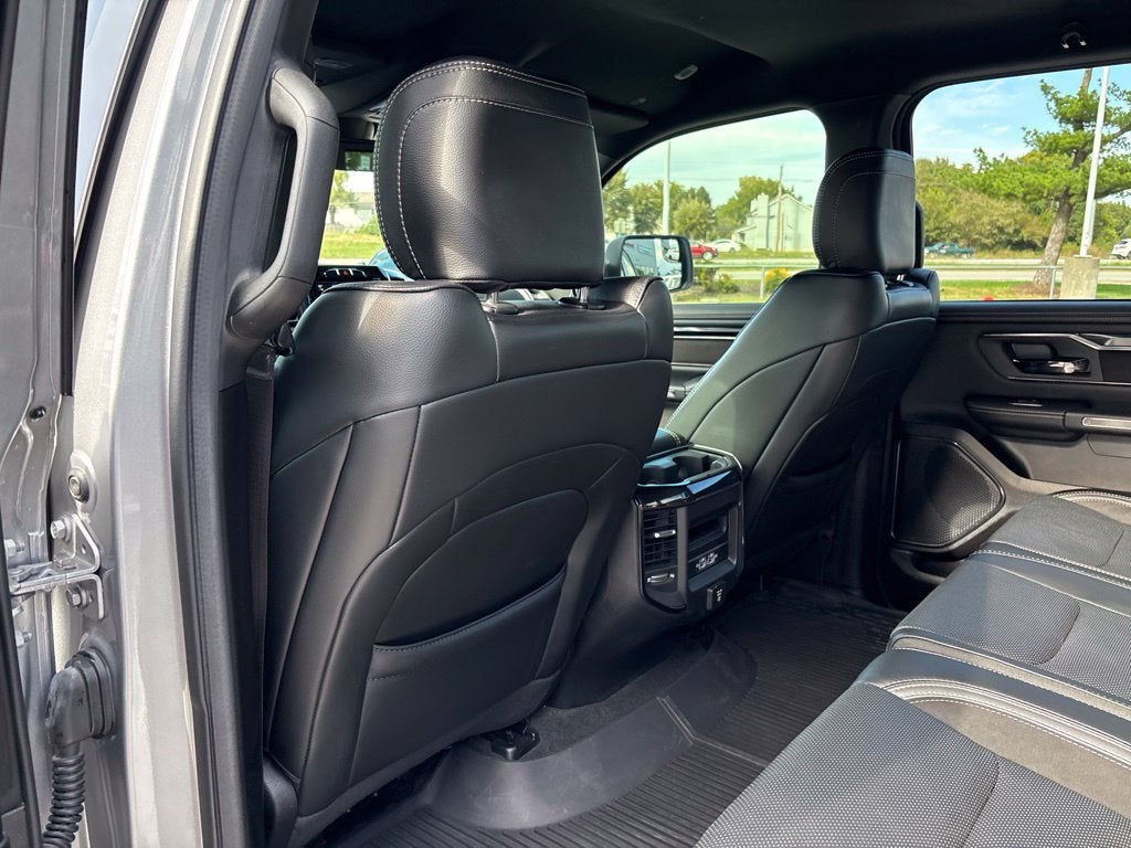2022 RAM 1500 Laramie Crew Cab 4x4 5'7' Box