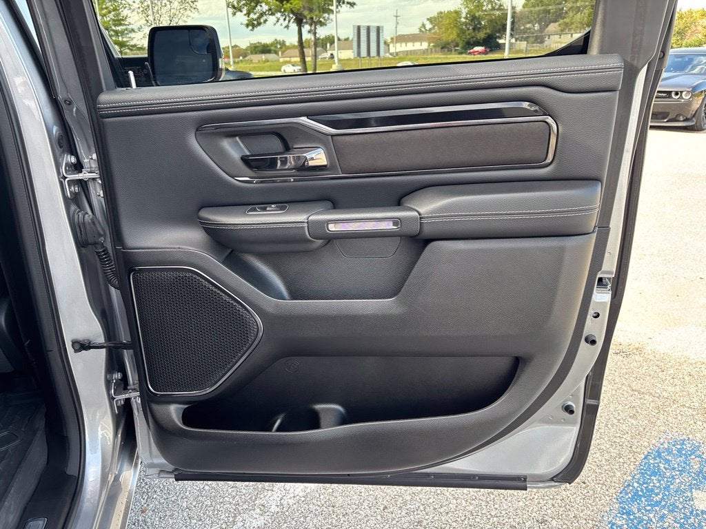 2022 RAM 1500 Laramie Crew Cab 4x4 5'7' Box