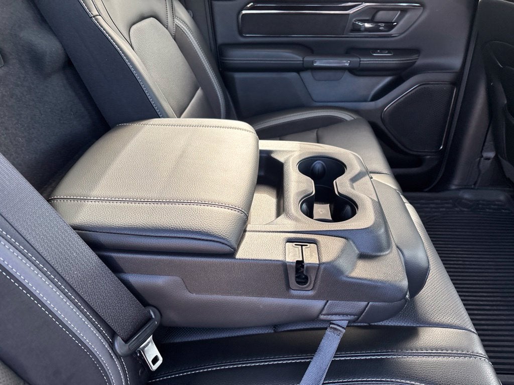 2022 RAM 1500 Laramie Crew Cab 4x4 5'7' Box