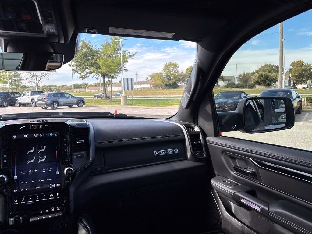 2022 RAM 1500 Laramie Crew Cab 4x4 5'7' Box