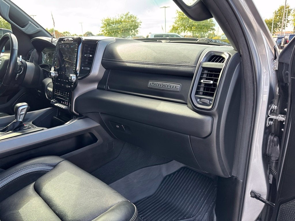 2022 RAM 1500 Laramie Crew Cab 4x4 5'7' Box