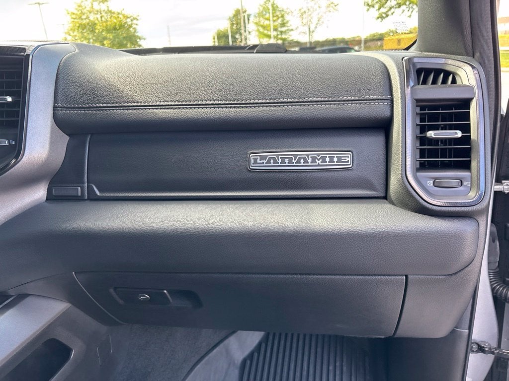 2022 RAM 1500 Laramie Crew Cab 4x4 5'7' Box