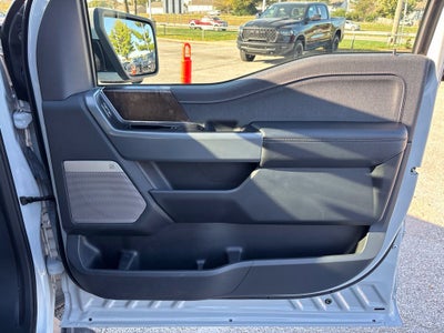 2023 Ford F-150 Lightning LARIAT