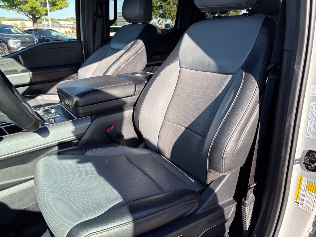 2023 Ford F-150 Lightning LARIAT