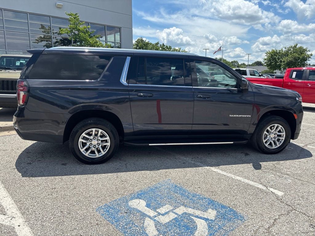 2024 Chevrolet Suburban LT
