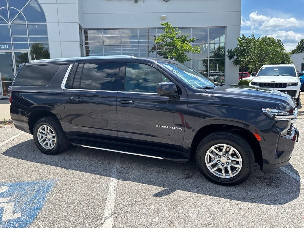 2024 Chevrolet Suburban LT