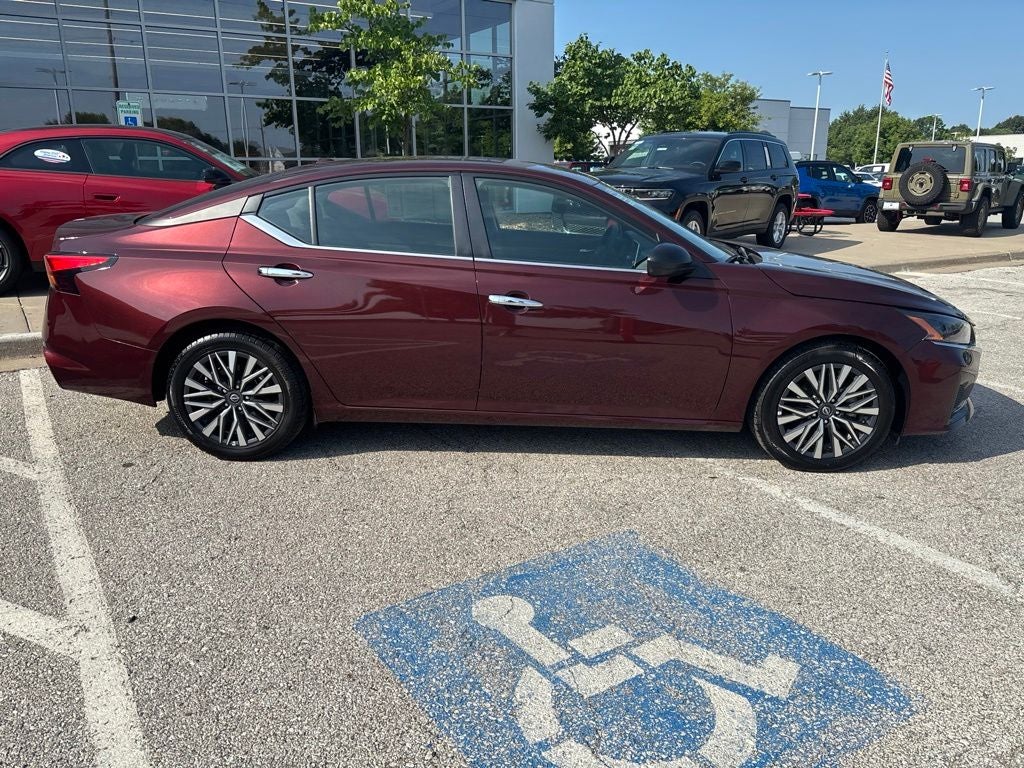 2025 Nissan Altima SV FWD