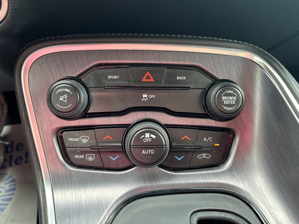 2015 Dodge Challenger SXT