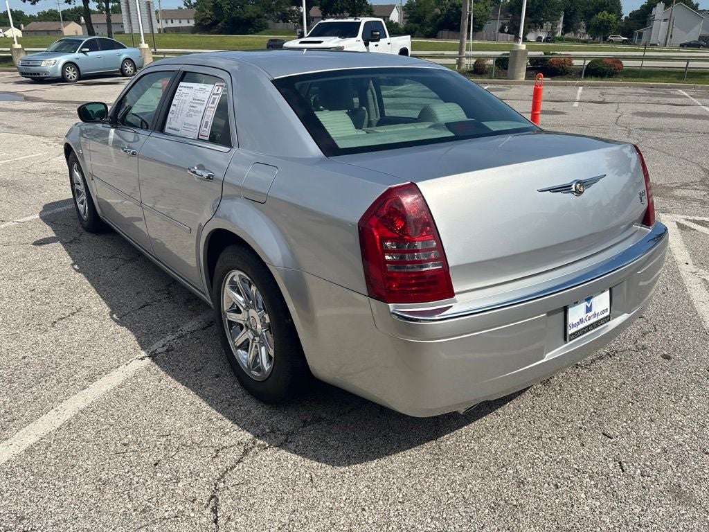 2005 Chrysler 300C Base