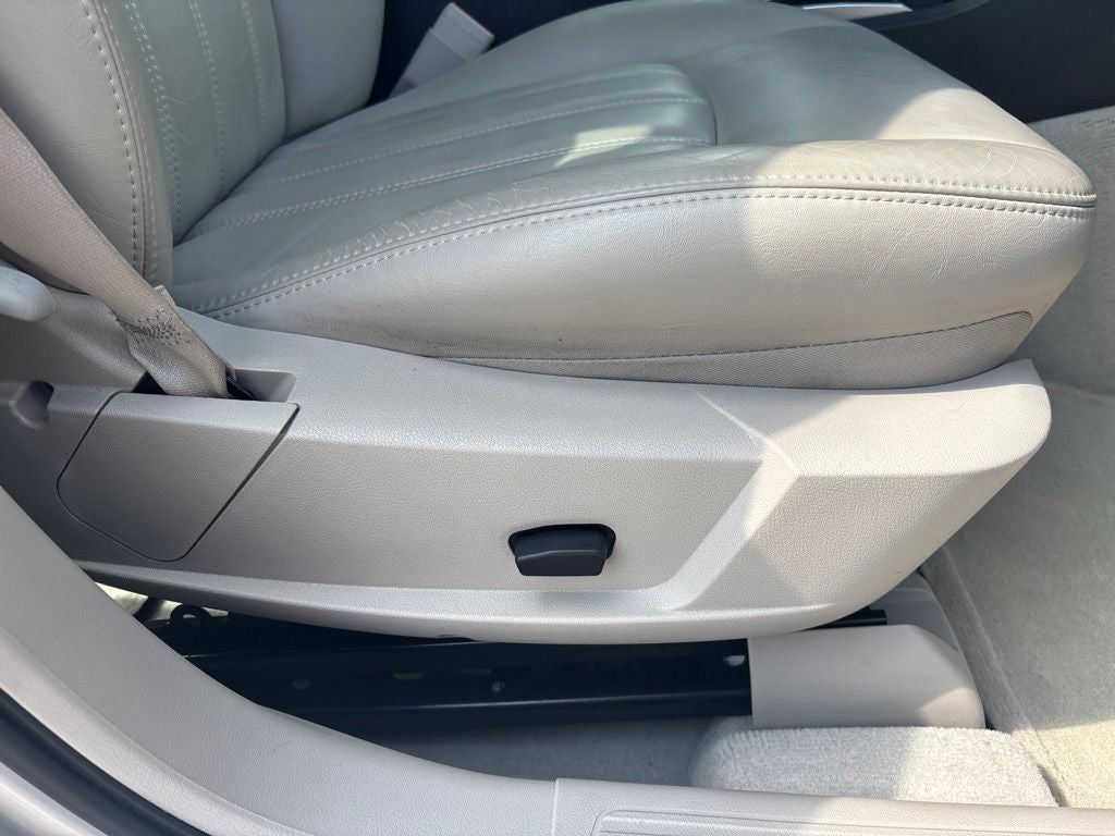 2005 Chrysler 300C Base