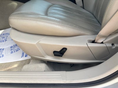 2005 Chrysler 300C Base
