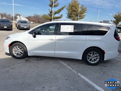 2025 Chrysler Pacifica Select