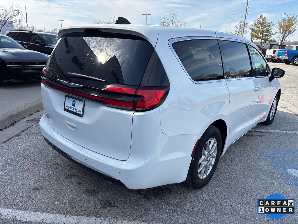 2025 Chrysler Pacifica Select