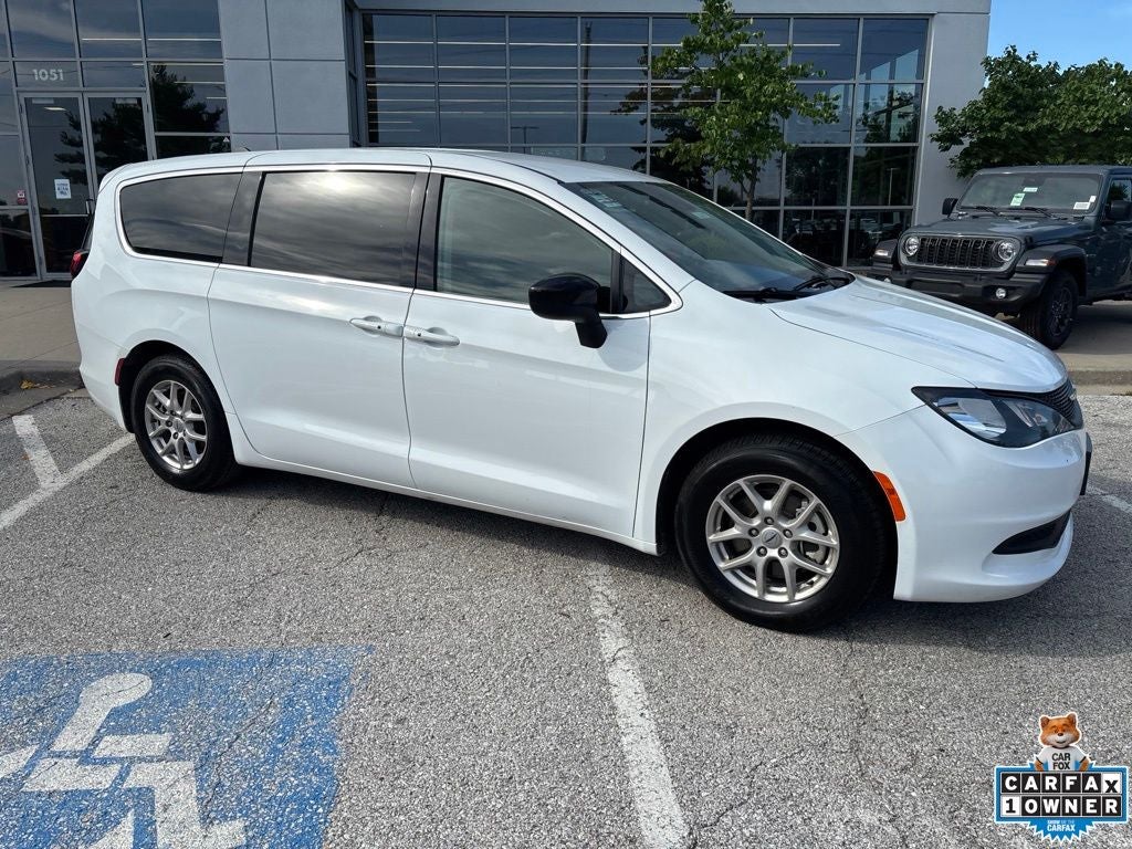 2024 Chrysler Voyager LX