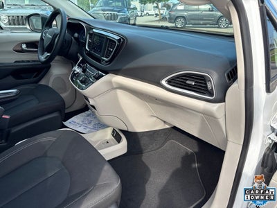 2024 Chrysler Voyager LX