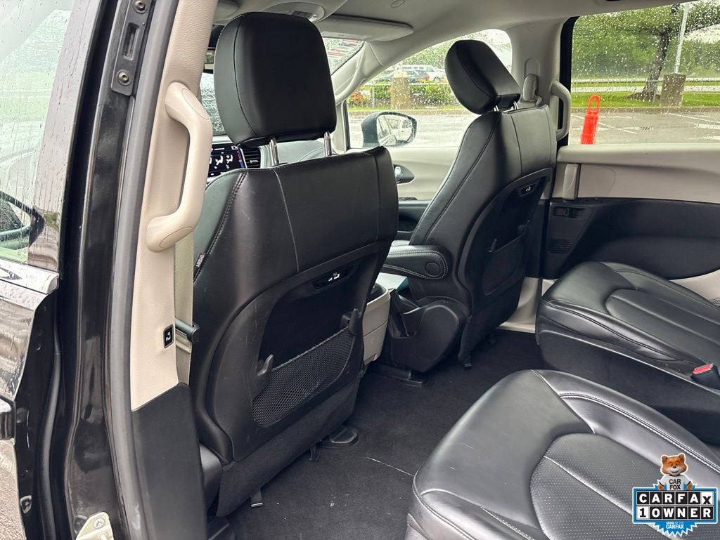 2023 Chrysler Pacifica Hybrid Touring L