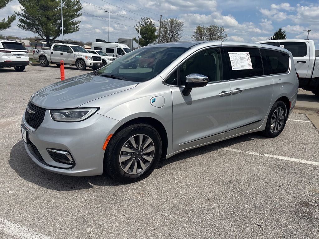 2023 Chrysler Pacifica Hybrid Limited