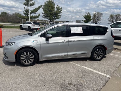 2023 Chrysler Pacifica Hybrid Limited