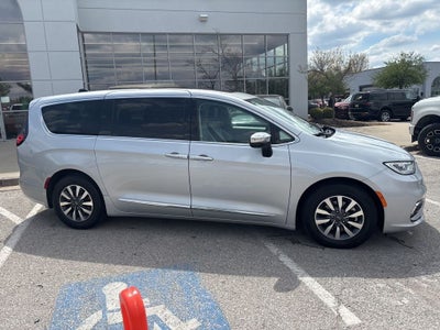 2023 Chrysler Pacifica Hybrid Limited