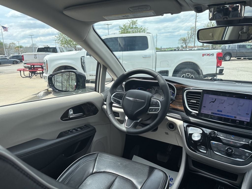 2023 Chrysler Pacifica Hybrid Limited