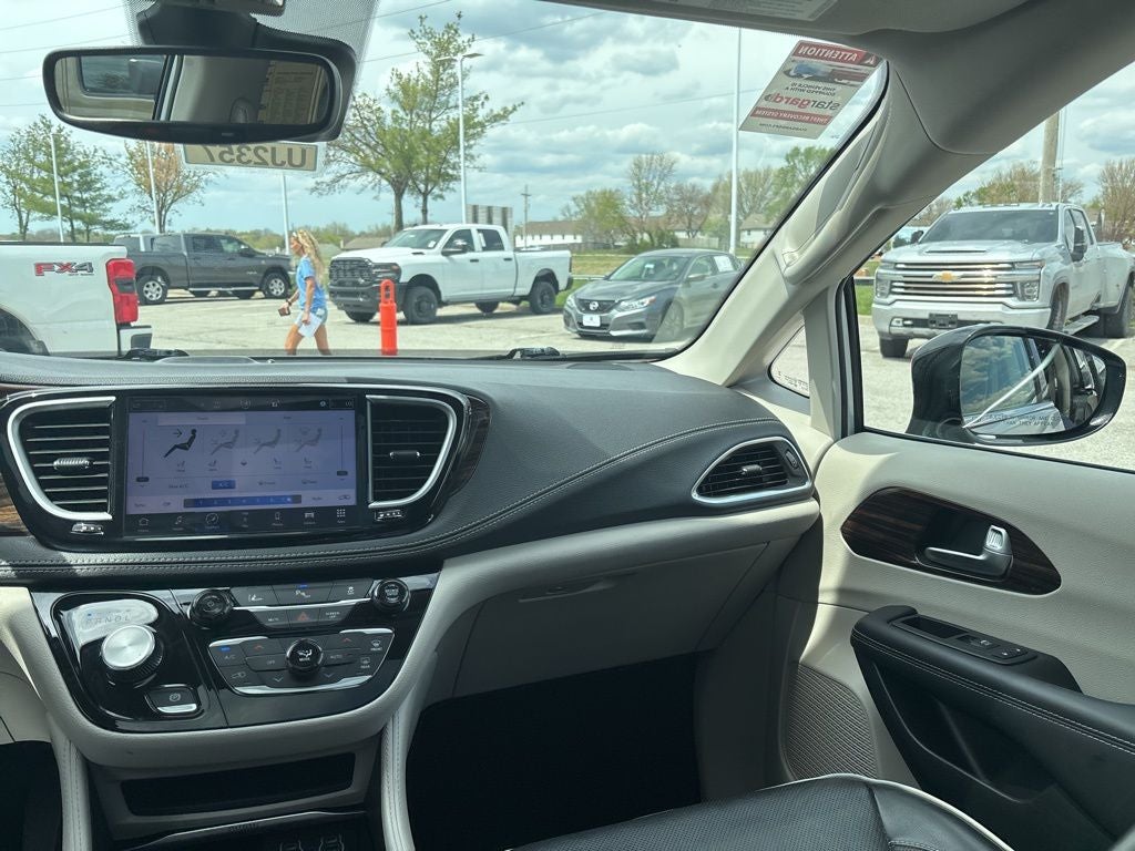 2023 Chrysler Pacifica Hybrid Limited