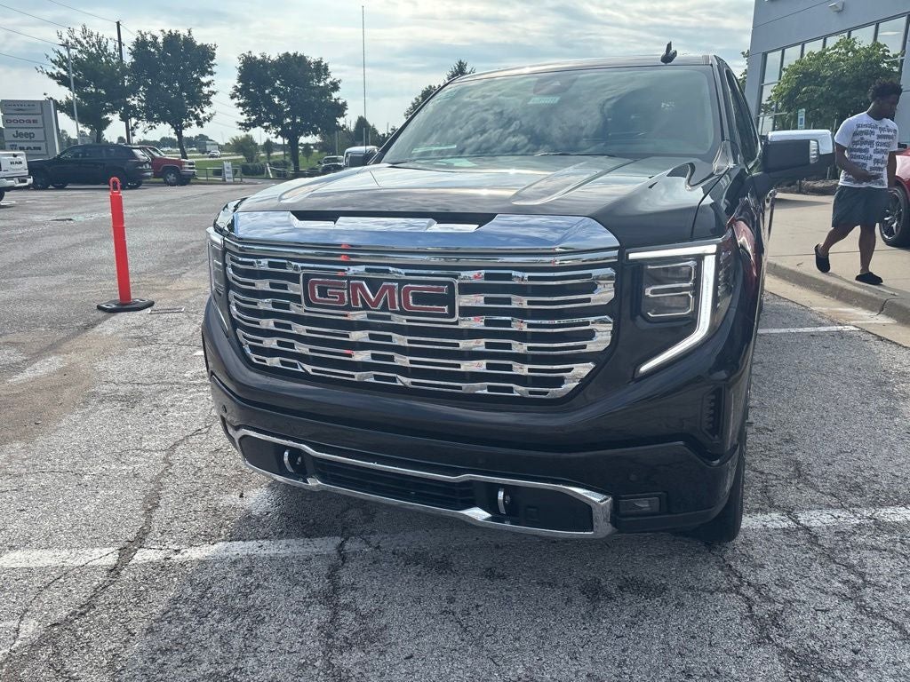 2023 GMC Sierra 1500 4WD Crew Cab Short Box Denali